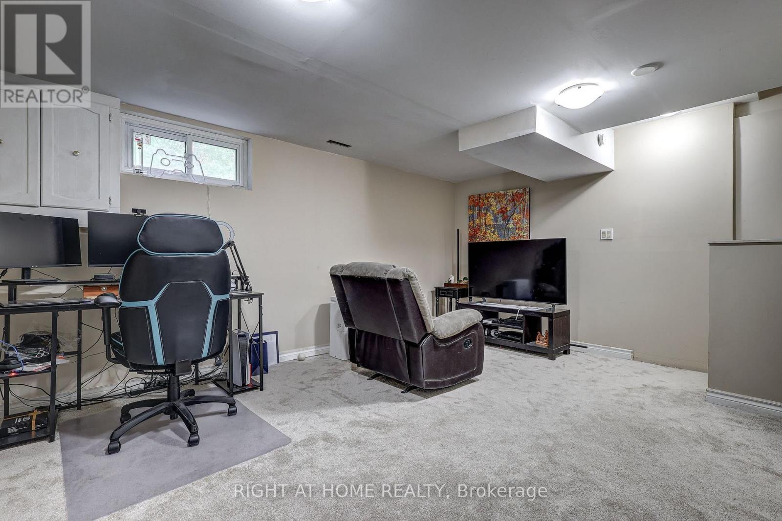 New Carpet in Rec Room - 5 - 81 Parkside Drive, St. Thomas, ON - Indoor
