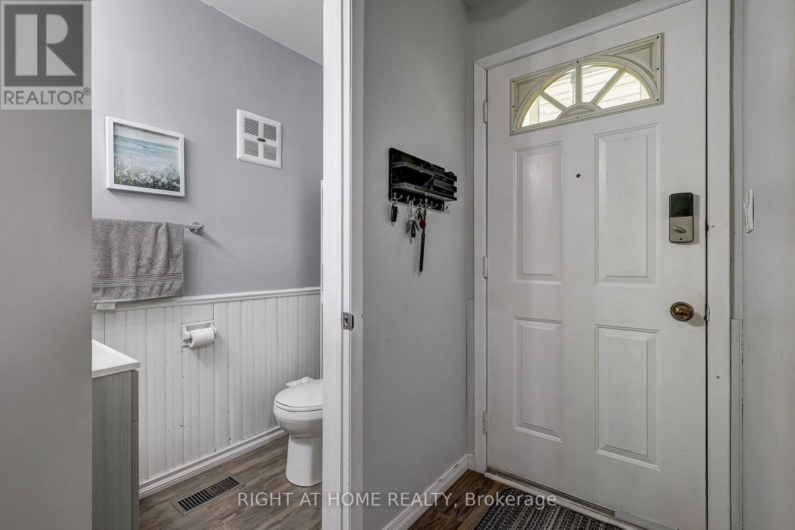 2pc off Front Door - 5 - 81 Parkside Drive, St. Thomas, ON - Indoor
