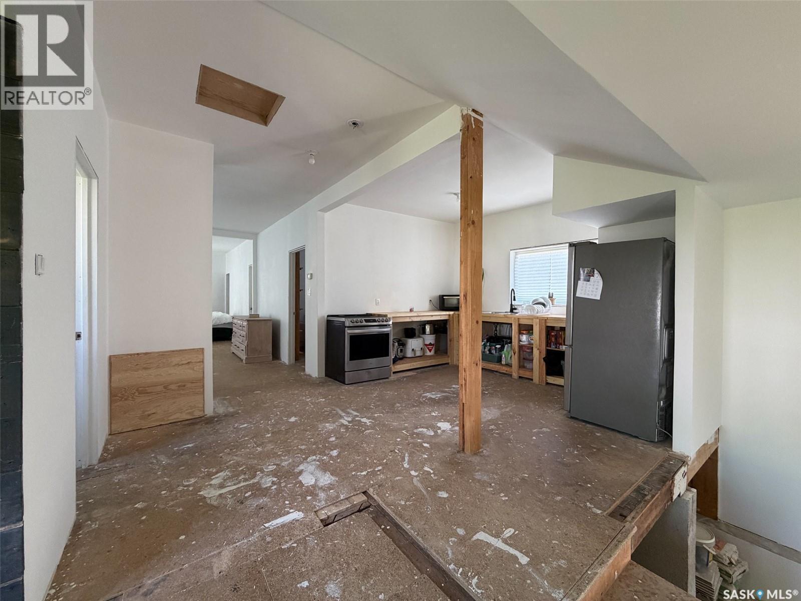 295 Ensign Street, Pennant, SK - Indoor Photo Showing Other Room