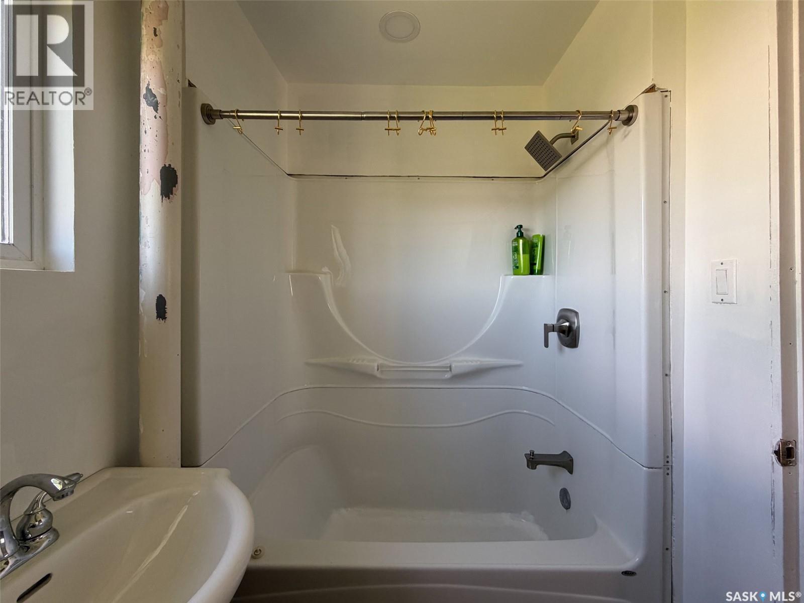 295 Ensign Street, Pennant, SK - Indoor Photo Showing Bathroom