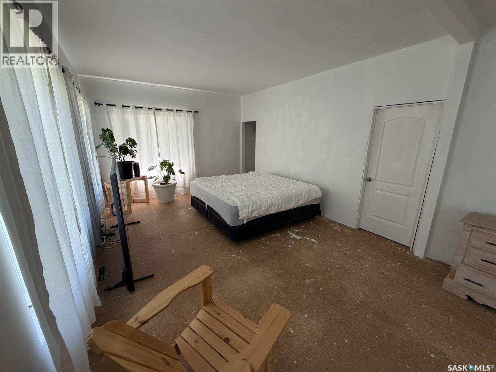 295 Ensign Street, Pennant, SK - Indoor Photo Showing Bedroom
