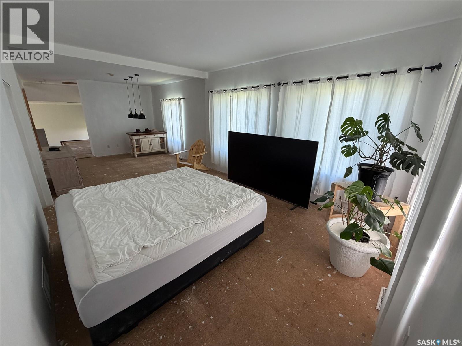 295 Ensign Street, Pennant, SK - Indoor Photo Showing Bedroom