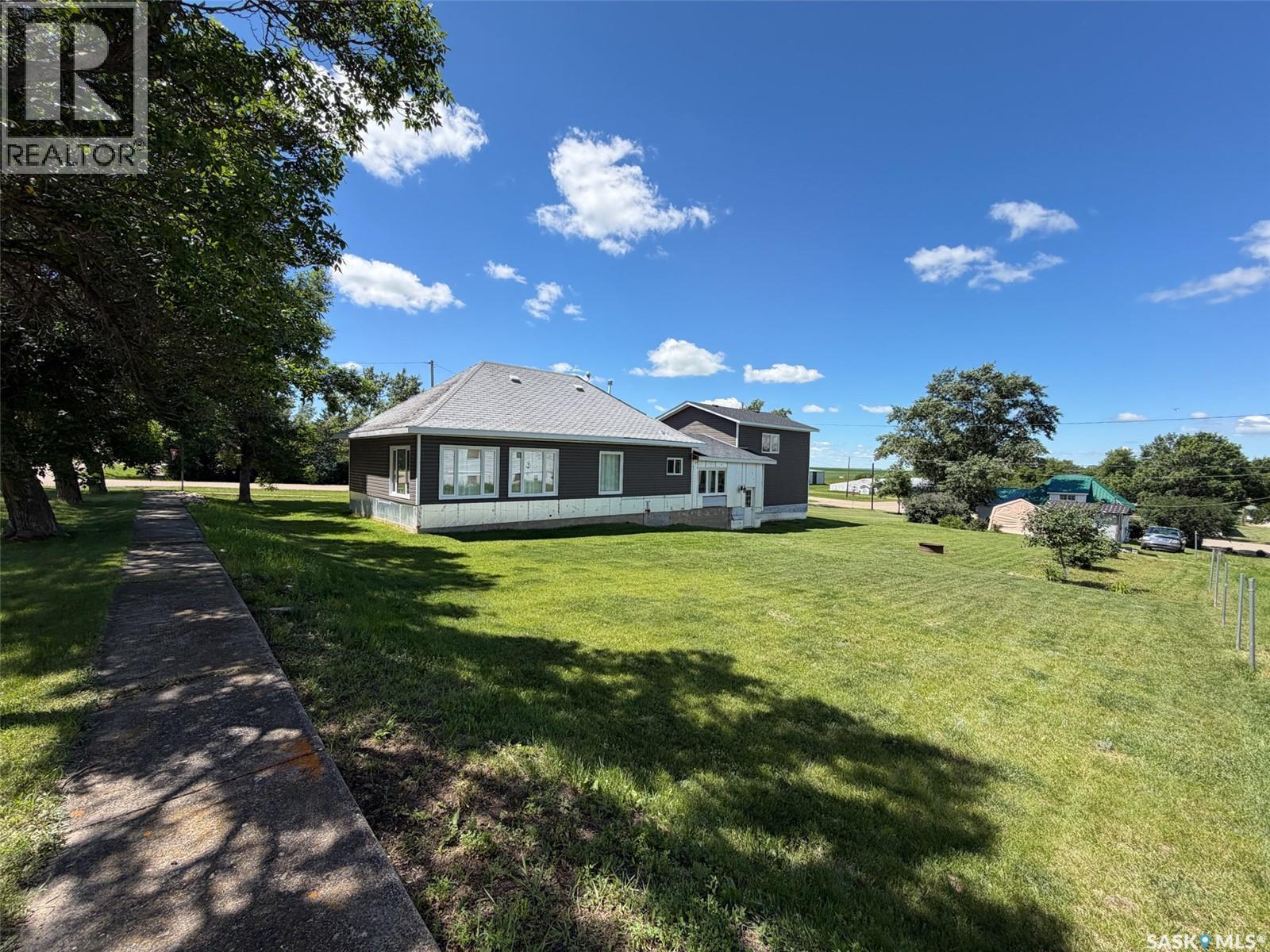 295 Ensign Street, Pennant, SK - Outdoor