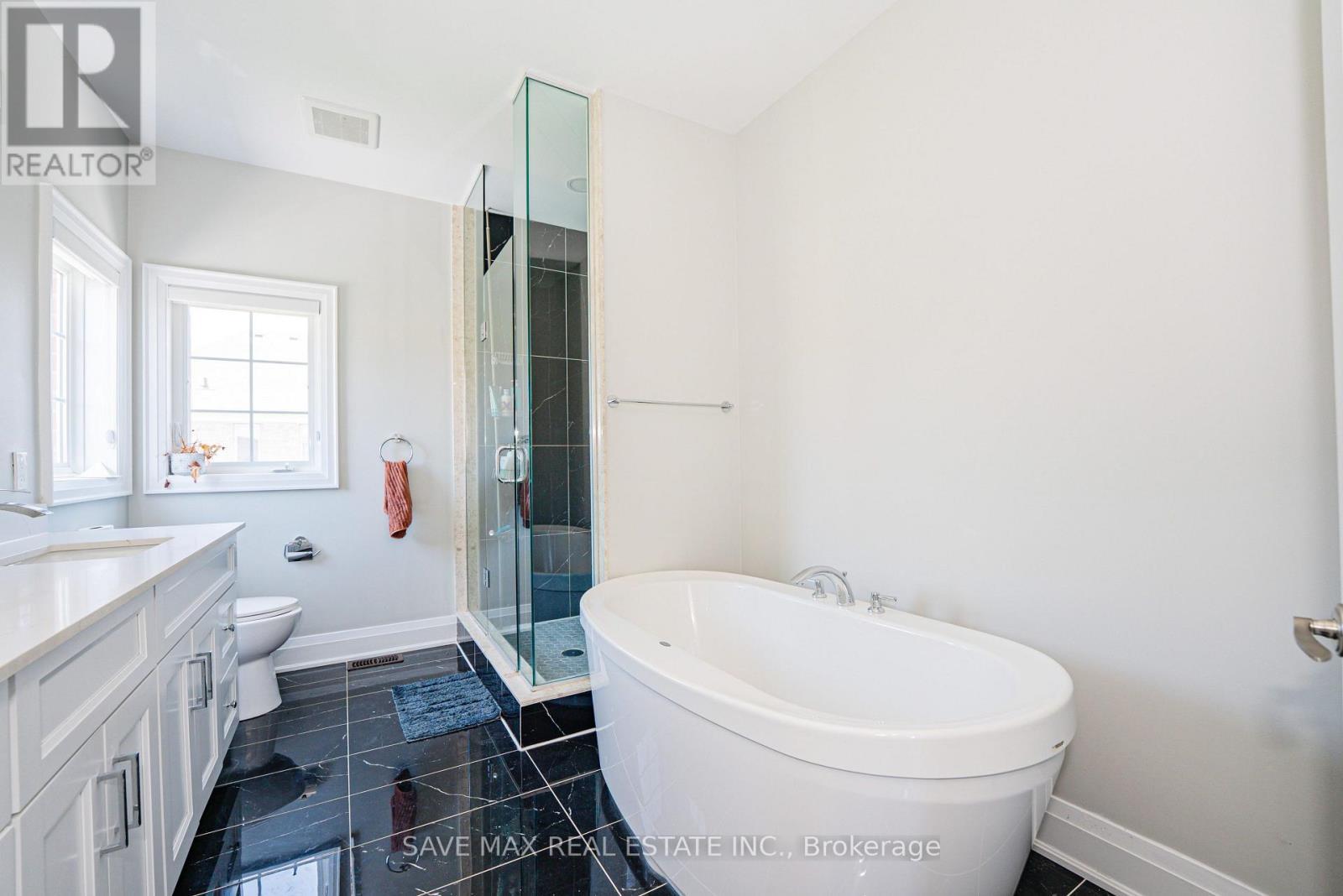47 Legendary Circle, Brampton, ON - Indoor Photo Showing Bathroom
