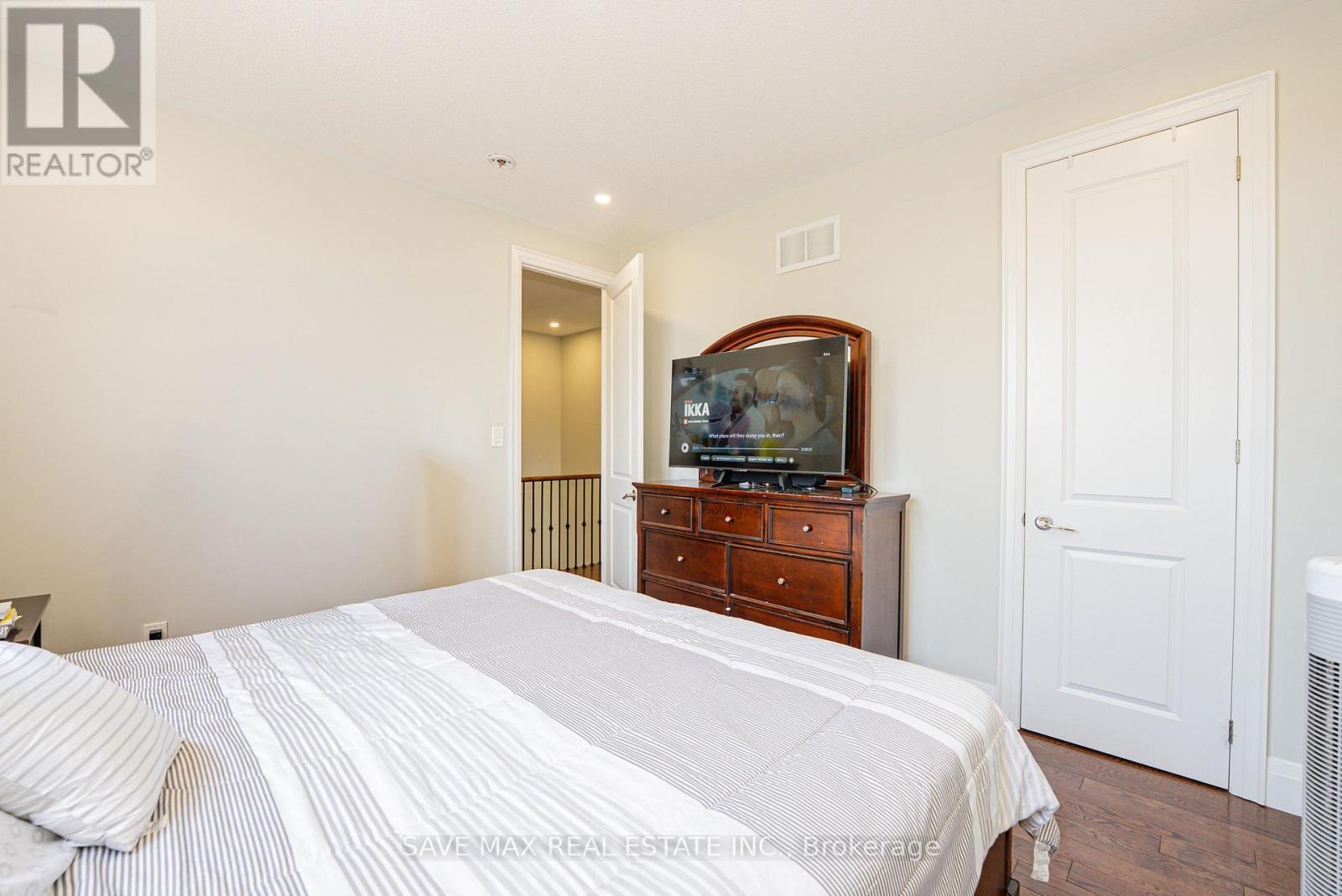 47 Legendary Circle, Brampton, ON - Indoor Photo Showing Bedroom