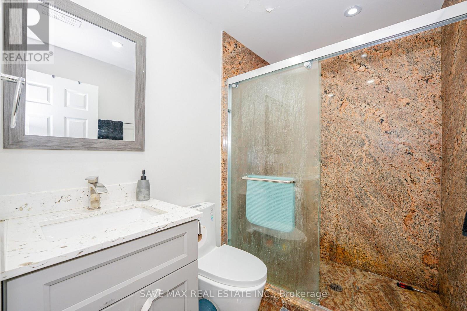 47 Legendary Circle, Brampton, ON - Indoor Photo Showing Bathroom