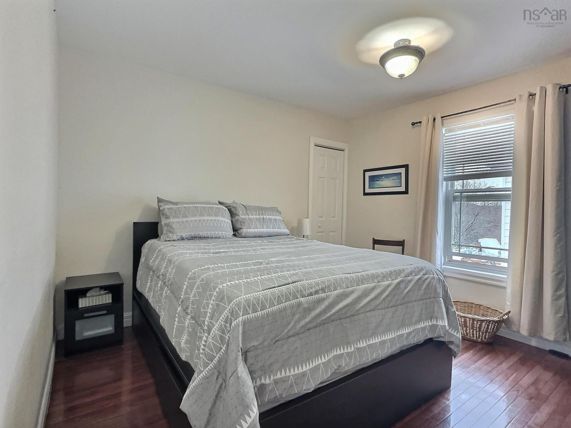355 Queen Street, Truro, NS - Indoor Photo Showing Bedroom