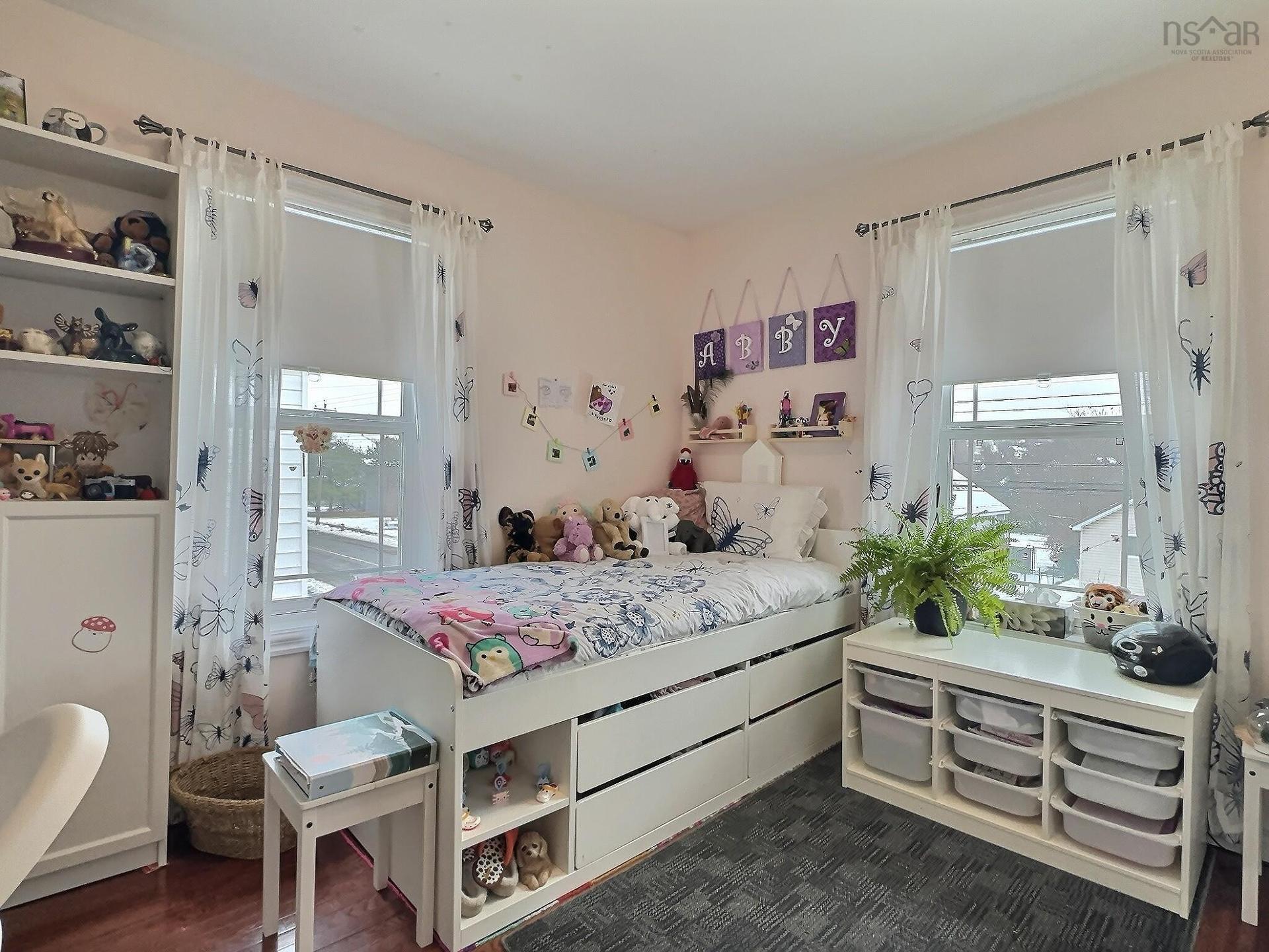 355 Queen Street, Truro, NS - Indoor Photo Showing Bedroom