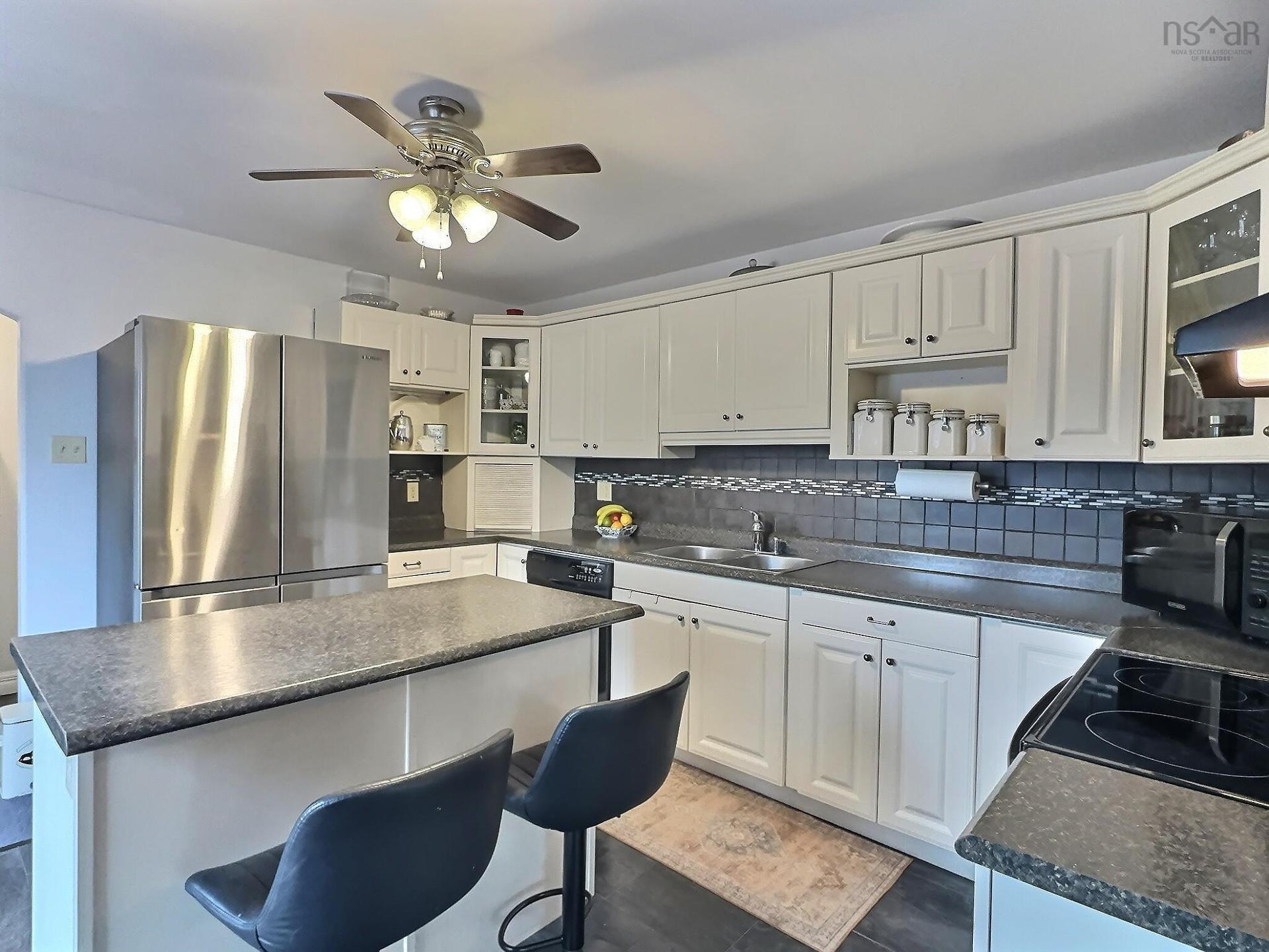 355 Queen Street, Truro, NS - Indoor Photo Showing Kitchen With Double Sink