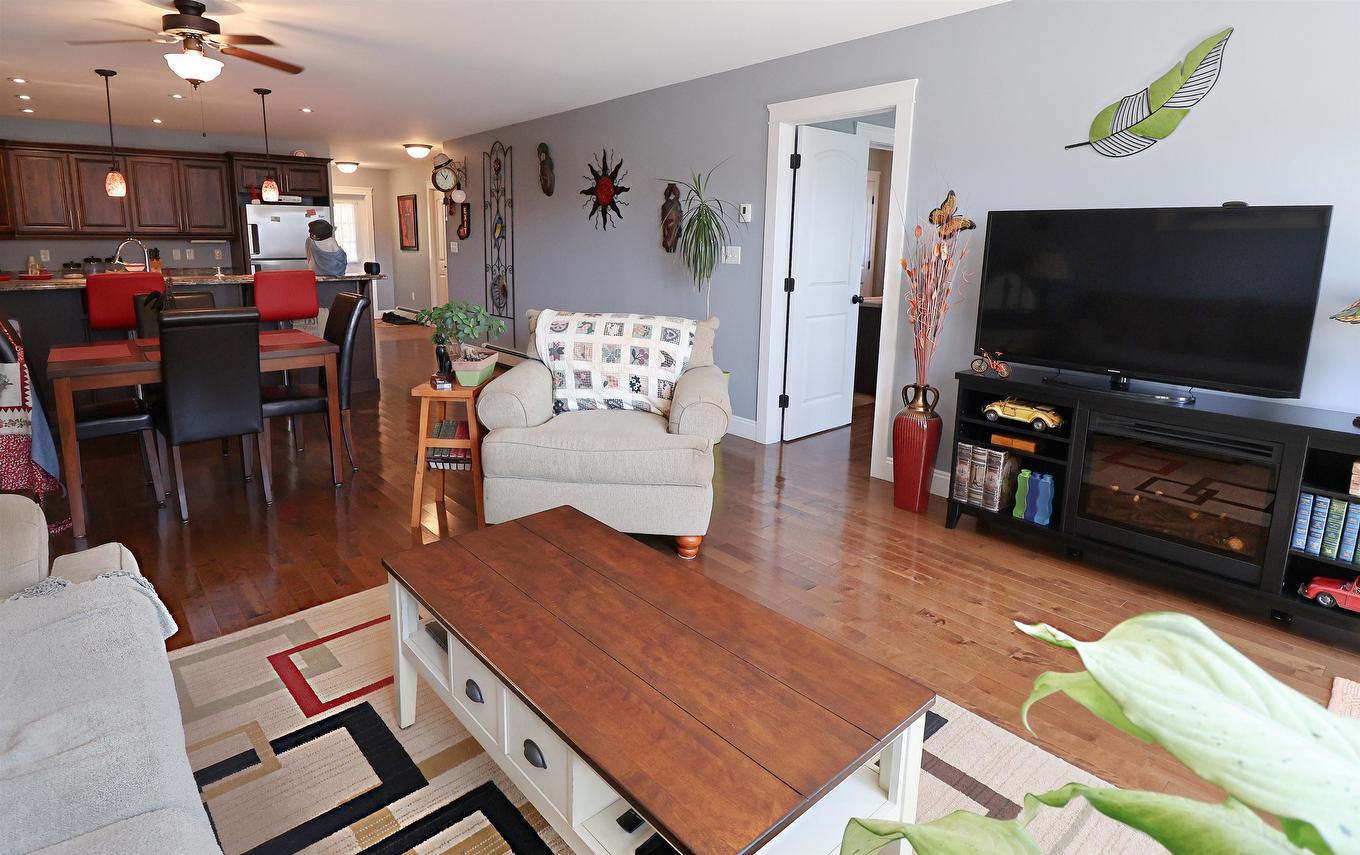 49 Royalty Road, Charlottetown, PE - Indoor Photo Showing Living Room