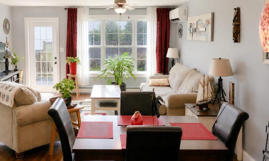 49 Royalty Road, Charlottetown, PE - Indoor Photo Showing Living Room