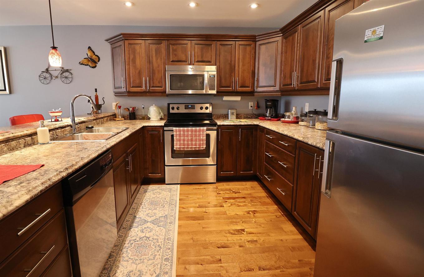 49 Royalty Road, Charlottetown, PE - Indoor Photo Showing Kitchen