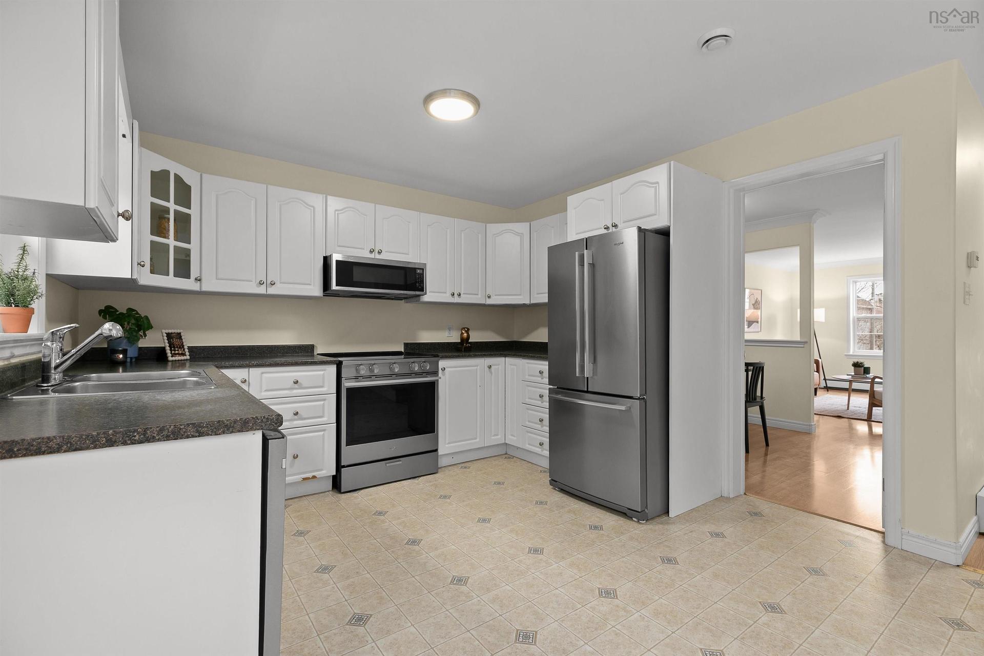36 Stratford Way, Halifax, NS - Indoor Photo Showing Kitchen With Double Sink