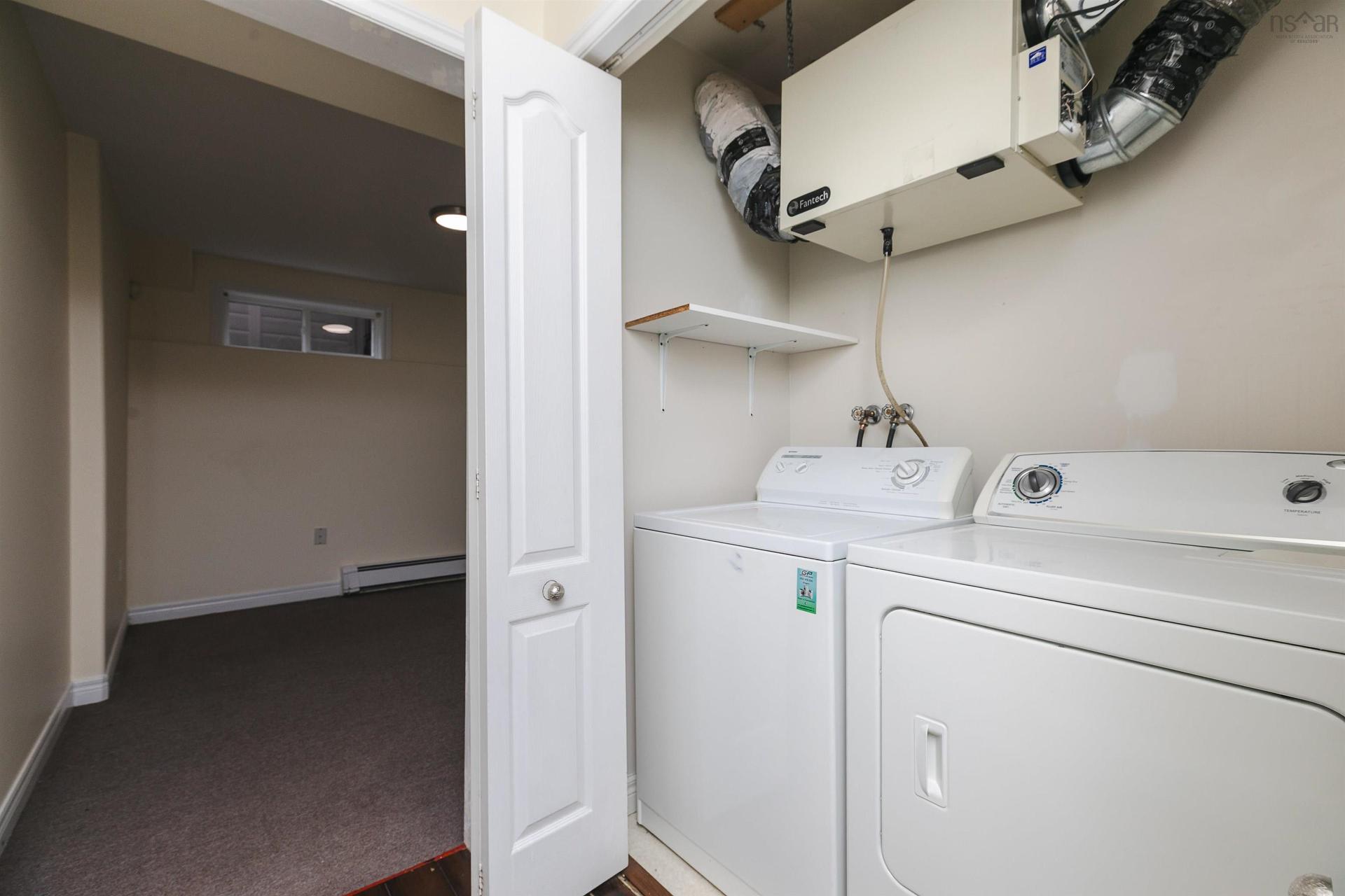 36 Stratford Way, Halifax, NS - Indoor Photo Showing Laundry Room