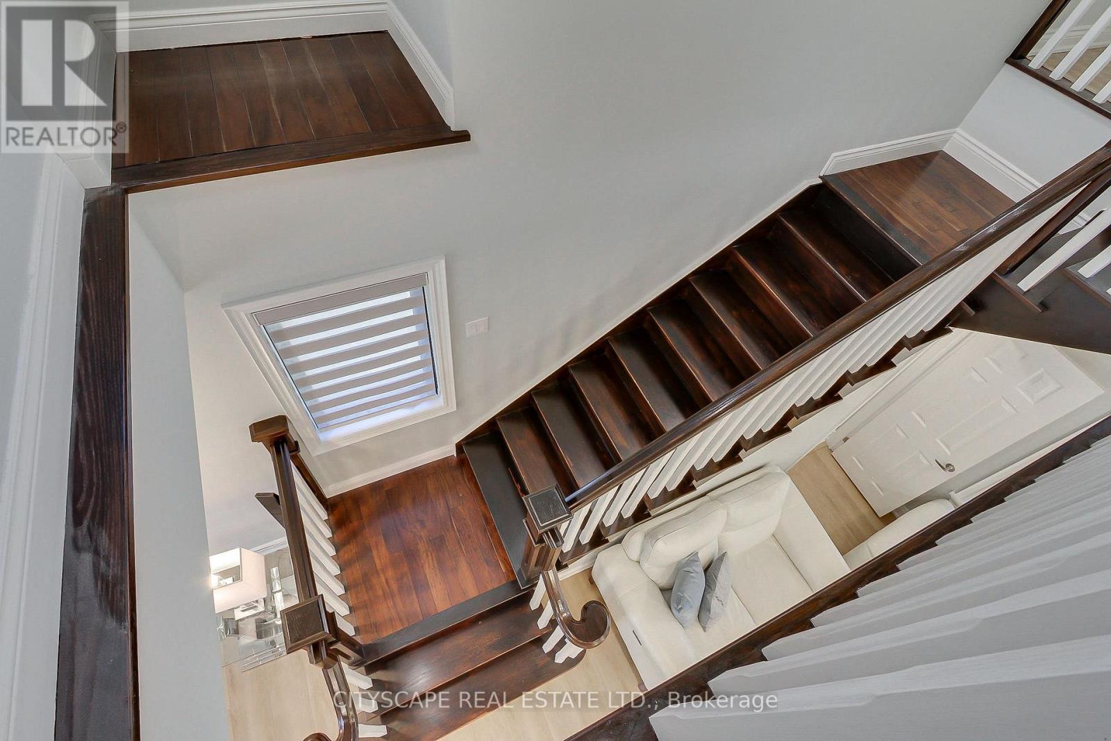 1543 Indian Grove, Mississauga, ON - Indoor Photo Showing Other Room