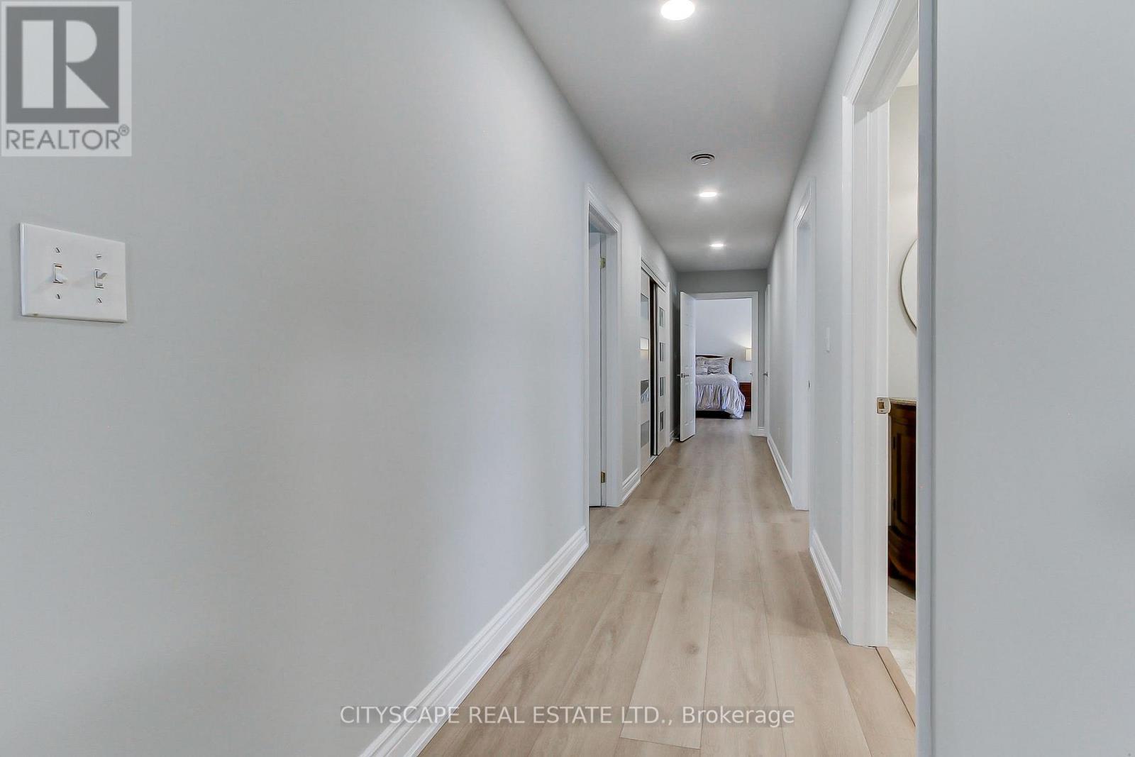 1543 Indian Grove, Mississauga, ON - Indoor Photo Showing Other Room