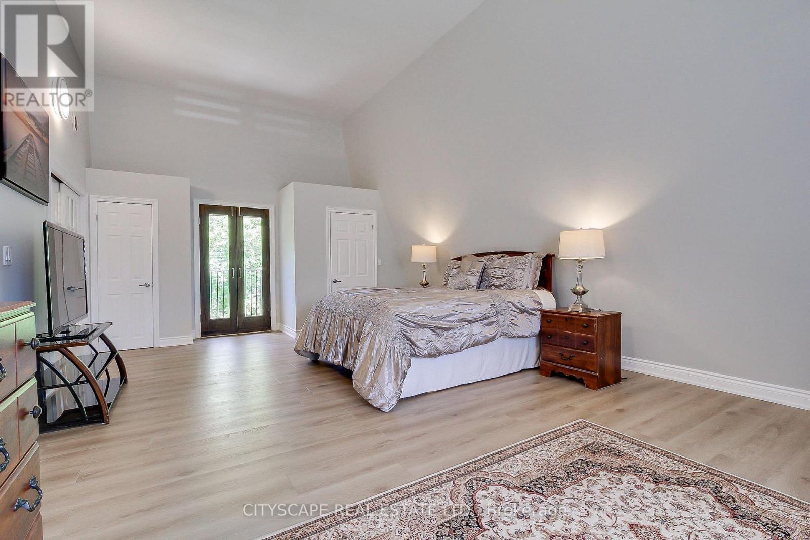 1543 Indian Grove, Mississauga, ON - Indoor Photo Showing Bedroom