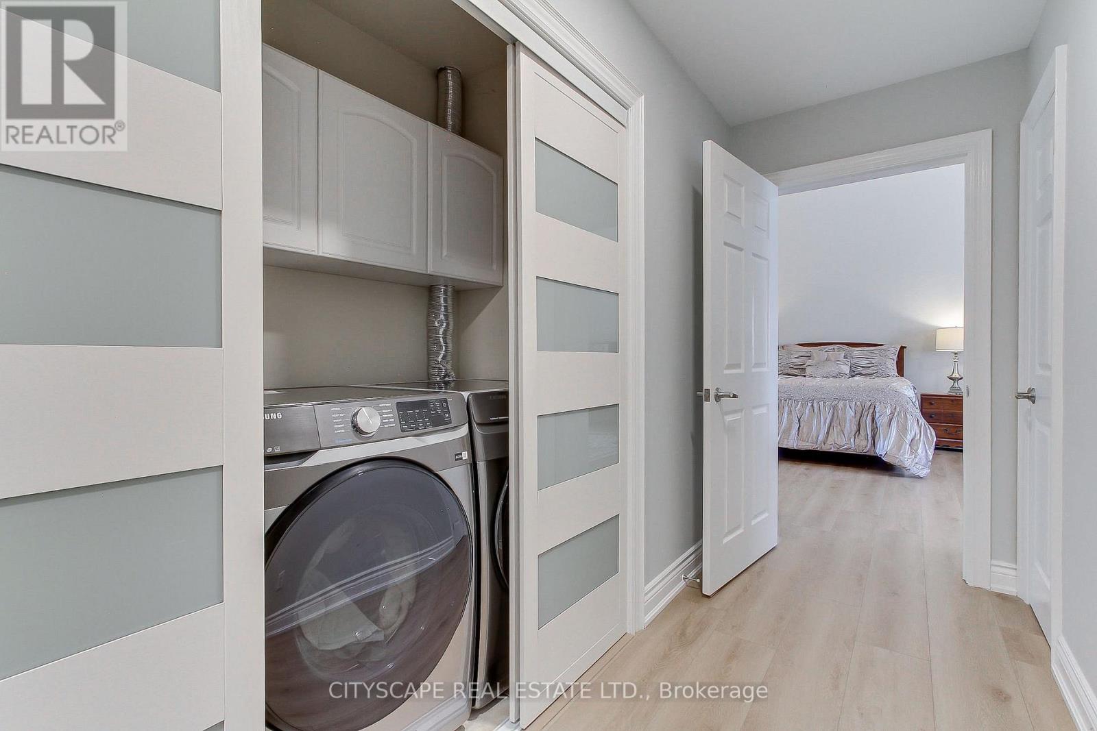1543 Indian Grove, Mississauga, ON - Indoor Photo Showing Laundry Room