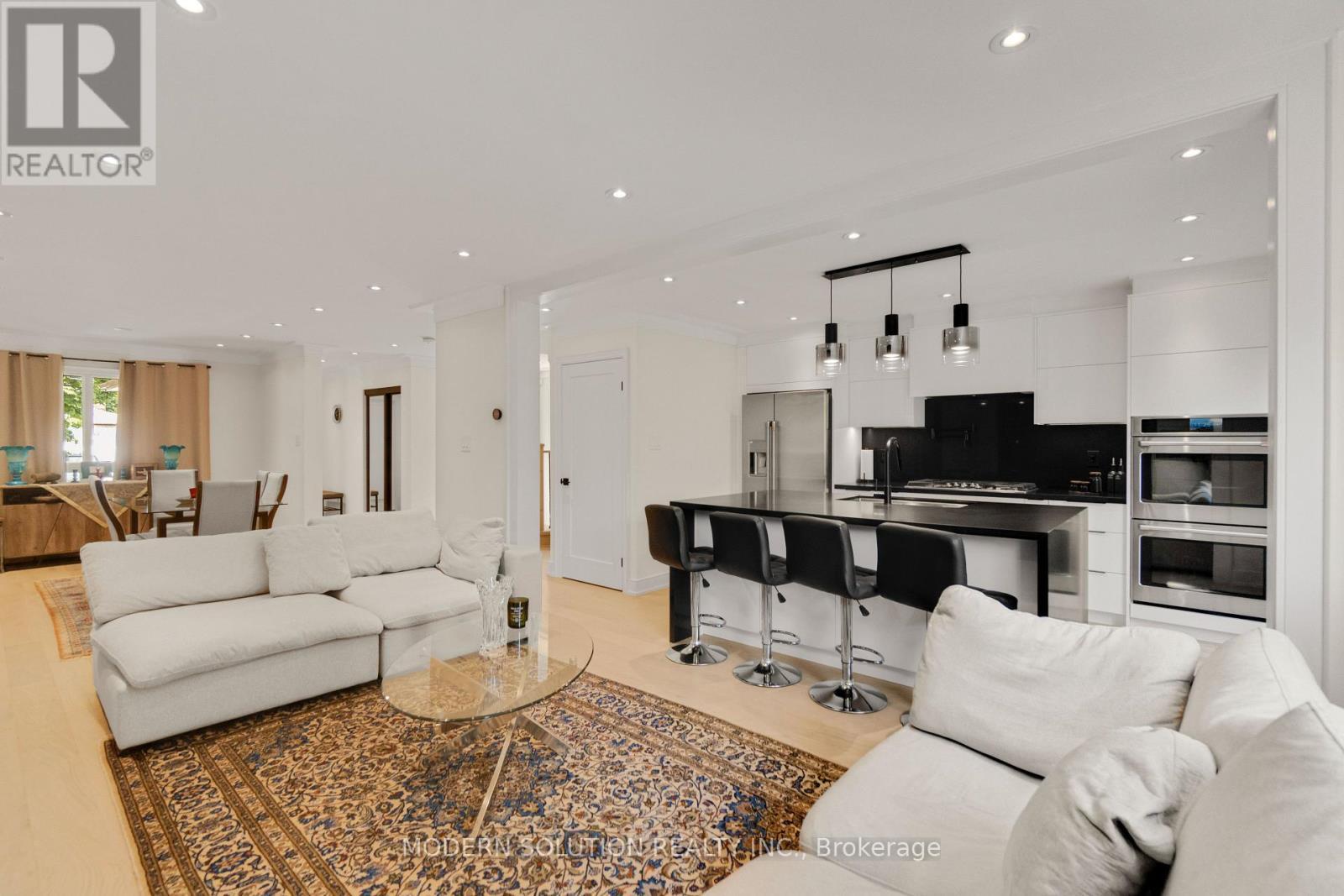 44 Bendamere Crescent, Markham, ON - Indoor Photo Showing Living Room