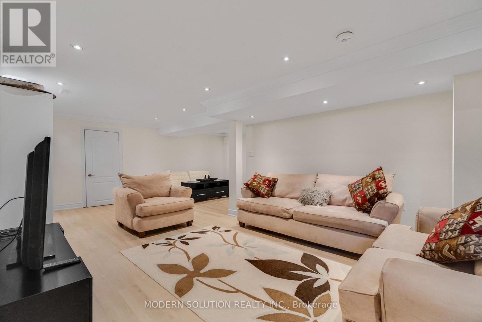 44 Bendamere Crescent, Markham, ON - Indoor Photo Showing Living Room