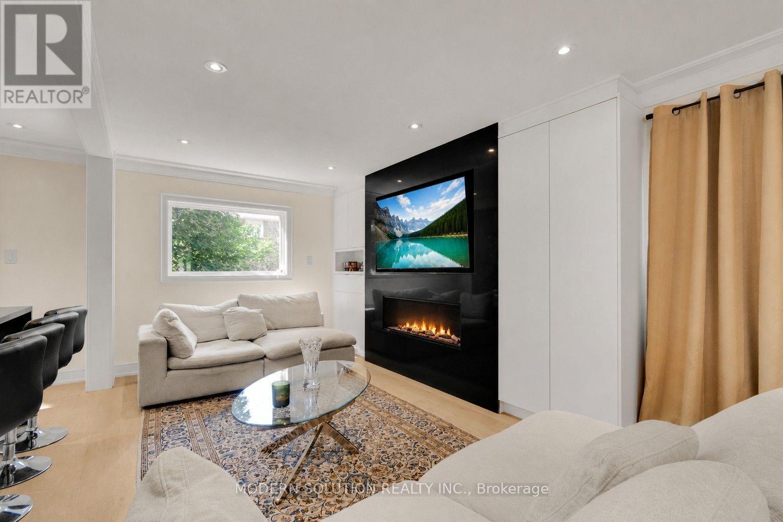 44 Bendamere Crescent, Markham, ON - Indoor Photo Showing Living Room With Fireplace