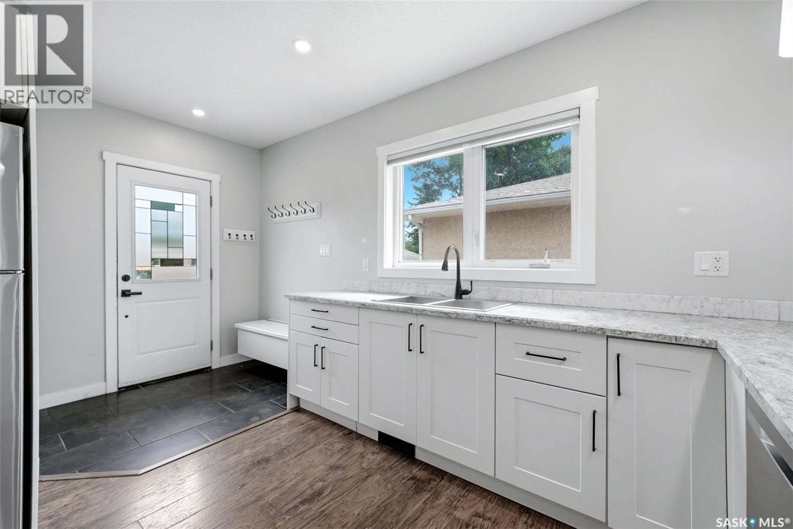 1601 Lacon Street, Regina, SK - Indoor