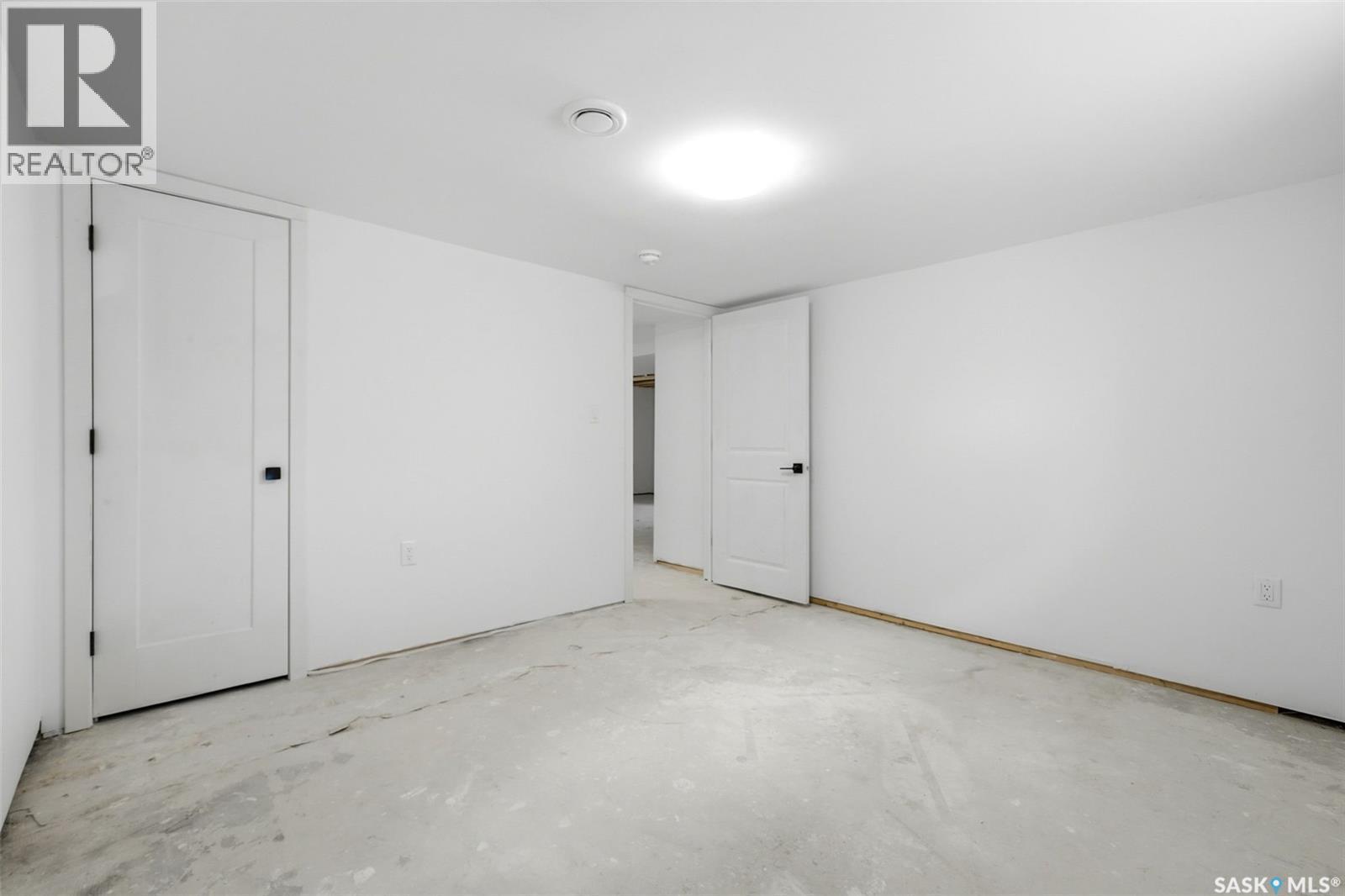 1601 Lacon Street, Regina, SK - Indoor Photo Showing Garage