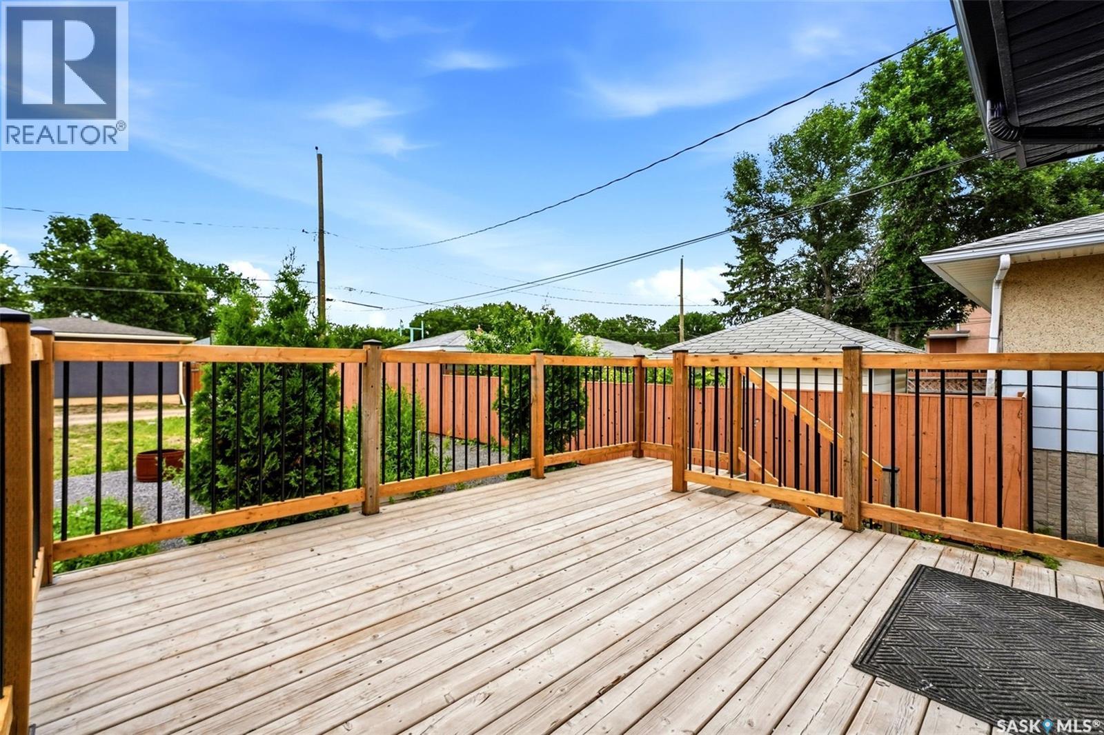 1601 Lacon Street, Regina, SK - Outdoor With Exterior