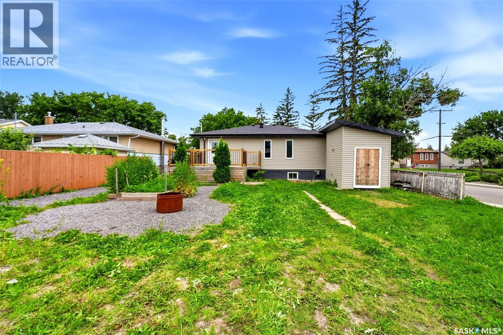 1601 Lacon Street, Regina, SK - Outdoor