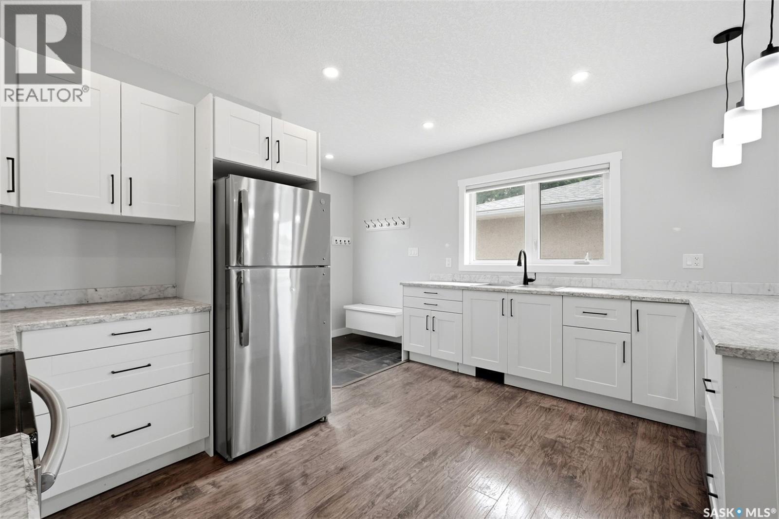 1601 Lacon Street, Regina, SK - Indoor Photo Showing Kitchen