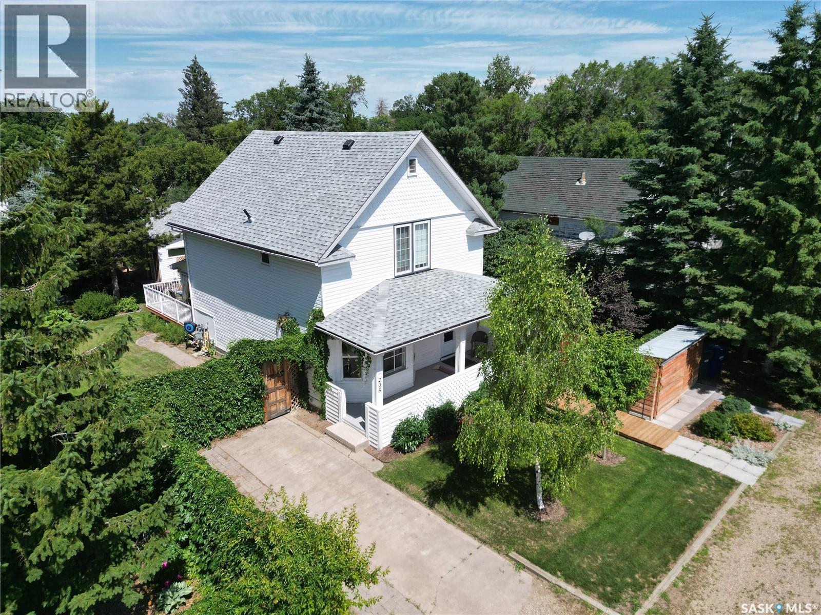 205 3Rd Avenue, Harris, SK - Outdoor