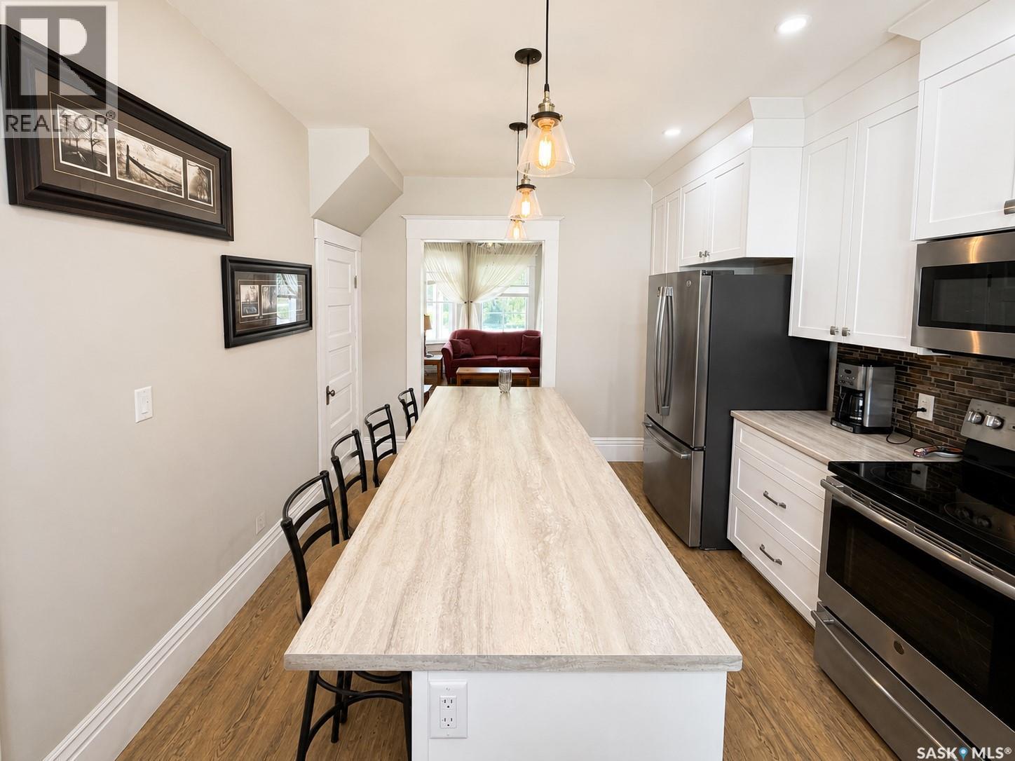 205 3Rd Avenue, Harris, SK - Indoor Photo Showing Kitchen