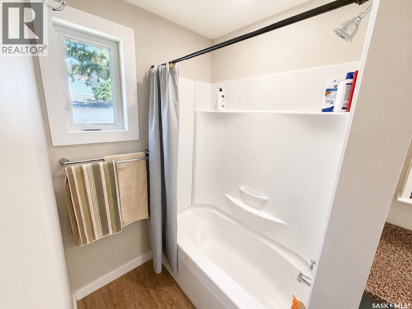 205 3Rd Avenue, Harris, SK - Indoor Photo Showing Bathroom