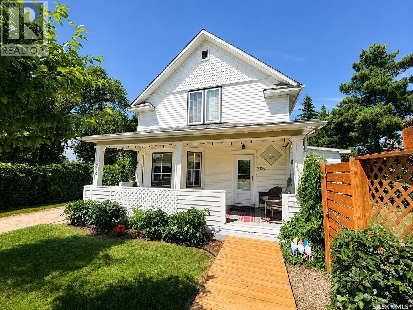 205 3Rd Avenue, Harris, SK - Outdoor With Deck Patio Veranda