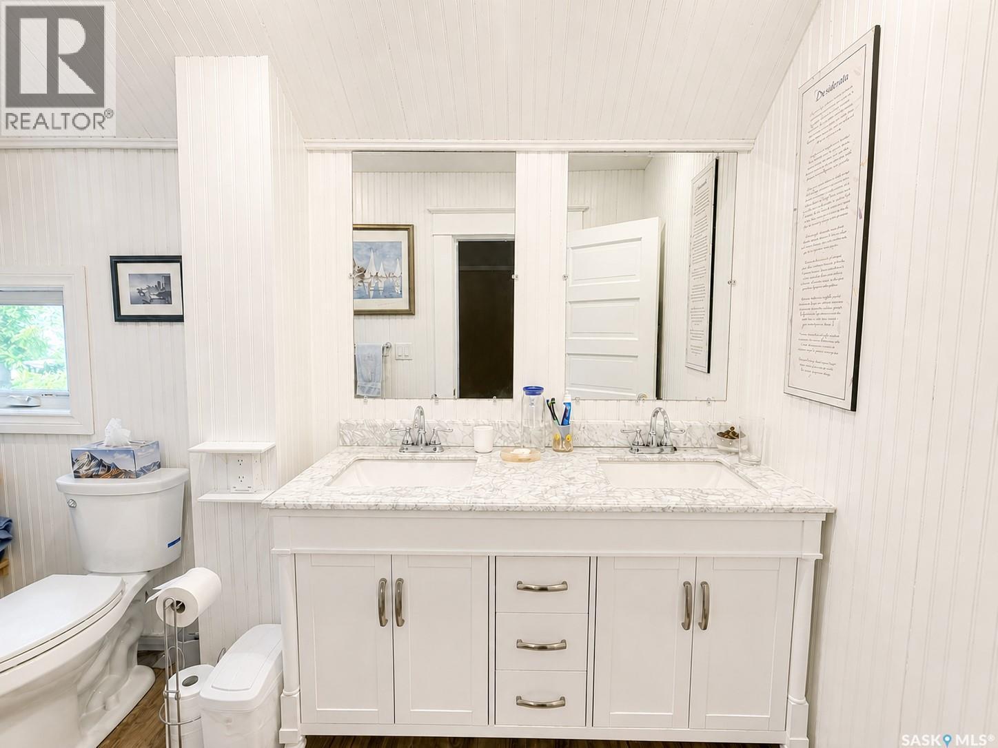 205 3Rd Avenue, Harris, SK - Indoor Photo Showing Bathroom