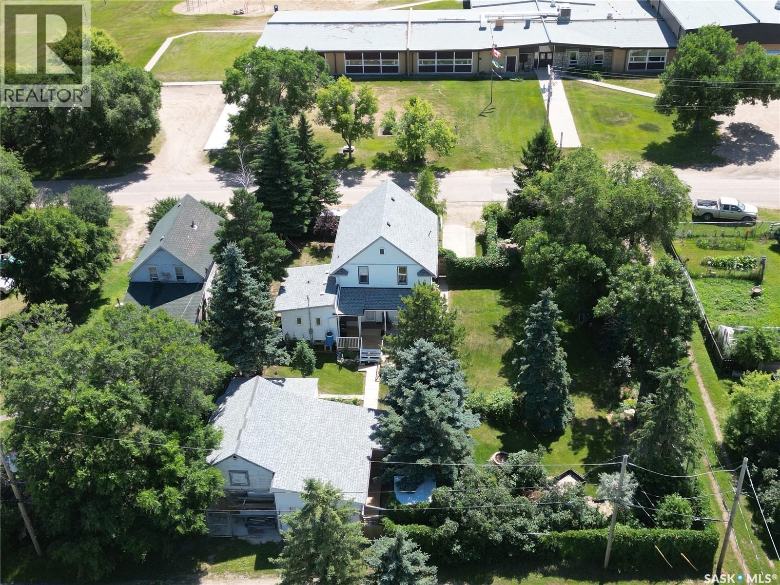 205 3Rd Avenue, Harris, SK - Outdoor