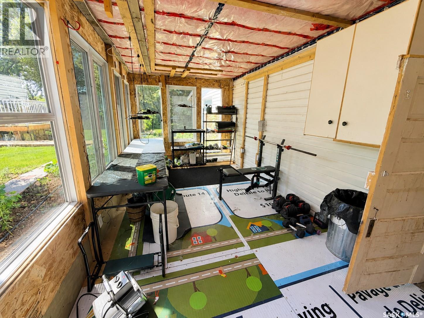 205 3Rd Avenue, Harris, SK - Indoor