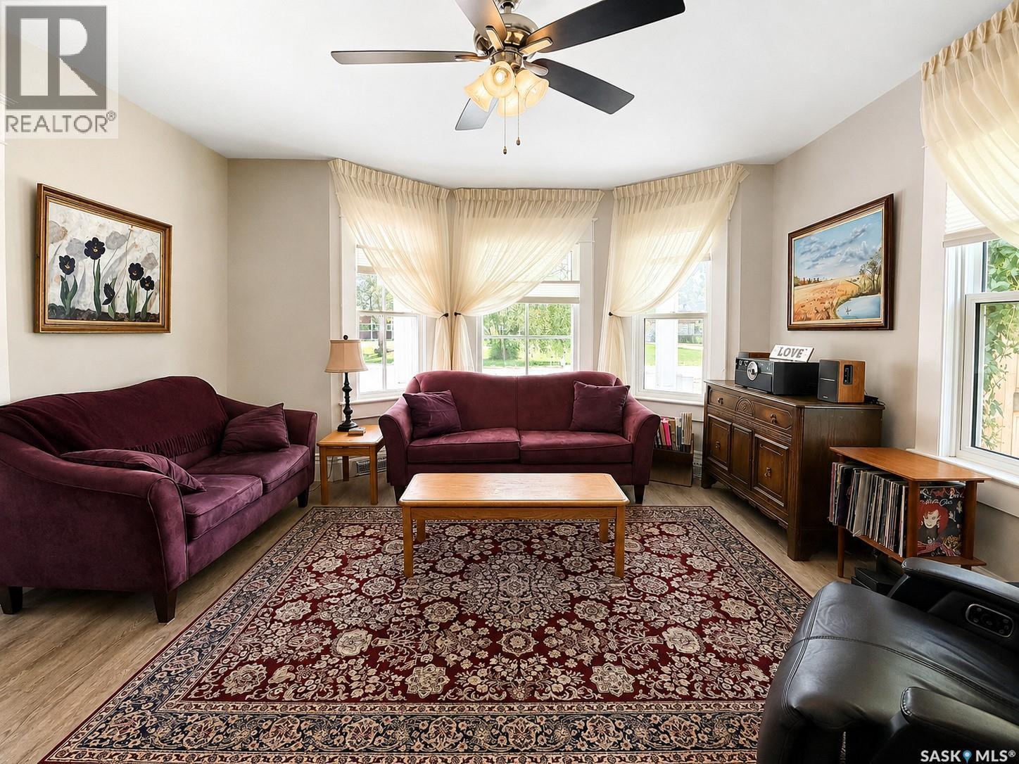 205 3Rd Avenue, Harris, SK - Indoor Photo Showing Living Room