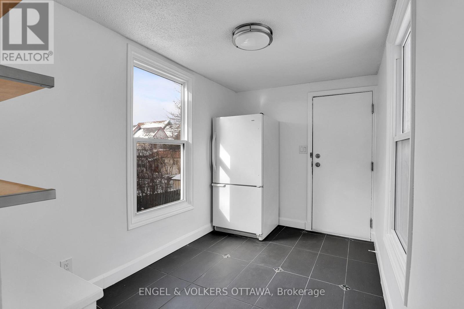 Unit 2 - 491 Mcleod Street, Ottawa, ON - Indoor Photo Showing Other Room