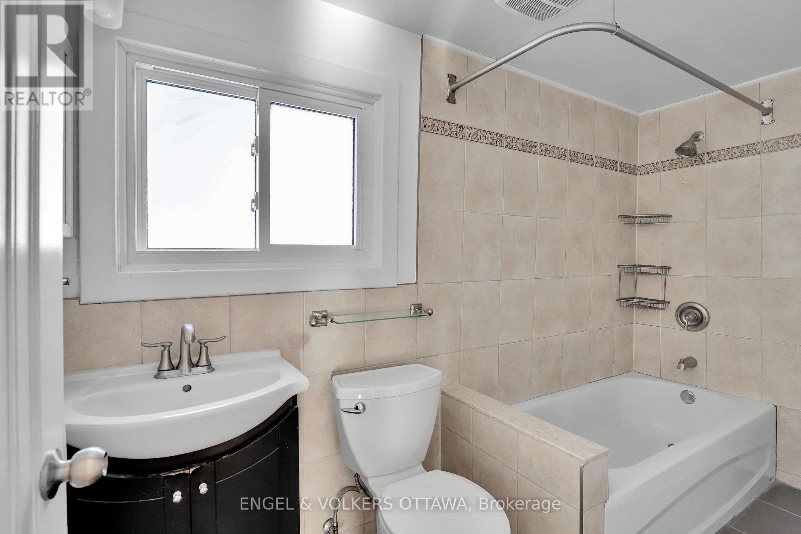 Unit 2 - 491 Mcleod Street, Ottawa, ON - Indoor Photo Showing Bathroom