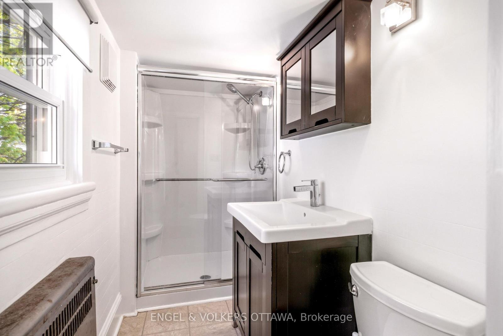 Unit 3 - 491 Mcleod Street, Ottawa, ON - Indoor Photo Showing Bathroom