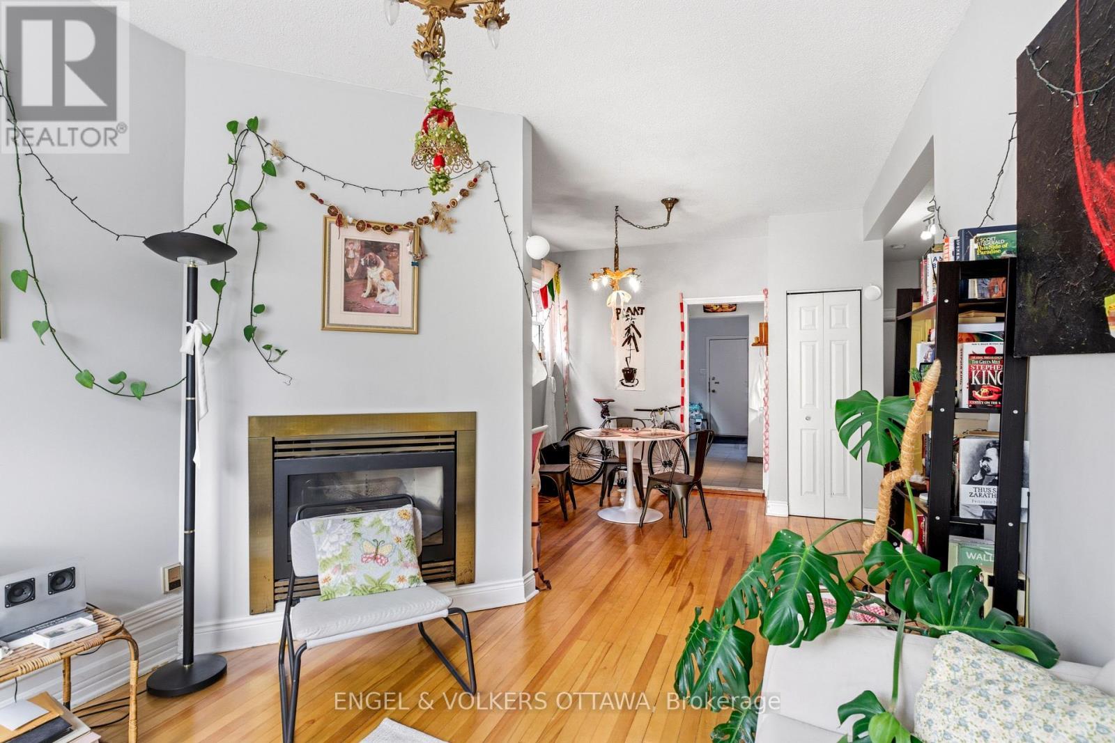 Unit 1 - 491 Mcleod Street, Ottawa, ON - Indoor With Fireplace