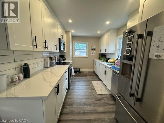 49 Edinburgh Road Unit# Main, Kitchener, ON - Indoor Photo Showing Kitchen With Double Sink