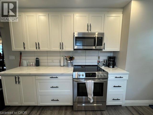 49 Edinburgh Road Unit# Main, Kitchener, ON - Indoor Photo Showing Kitchen