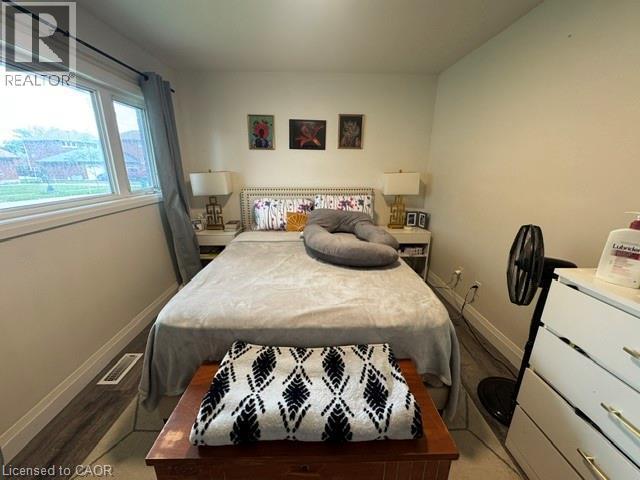 49 Edinburgh Road Unit# Main, Kitchener, ON - Indoor Photo Showing Bedroom