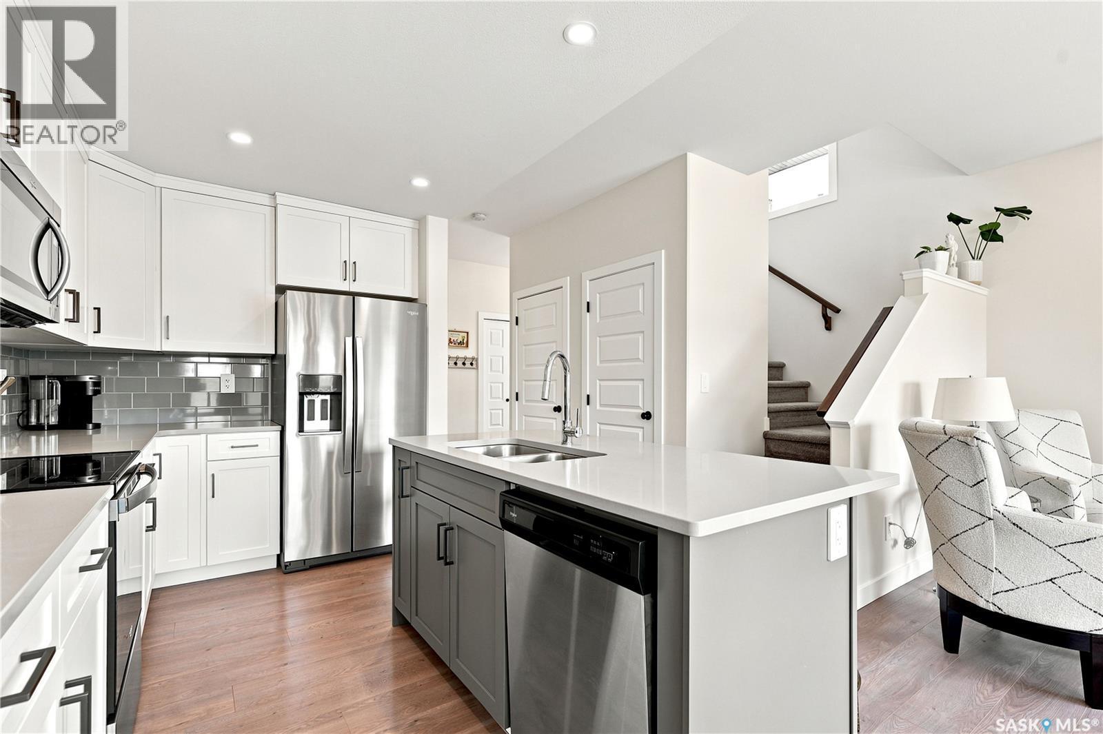 850 Brighton Gate, Saskatoon, SK - Indoor Photo Showing Kitchen With Stainless Steel Kitchen With Double Sink With Upgraded Kitchen