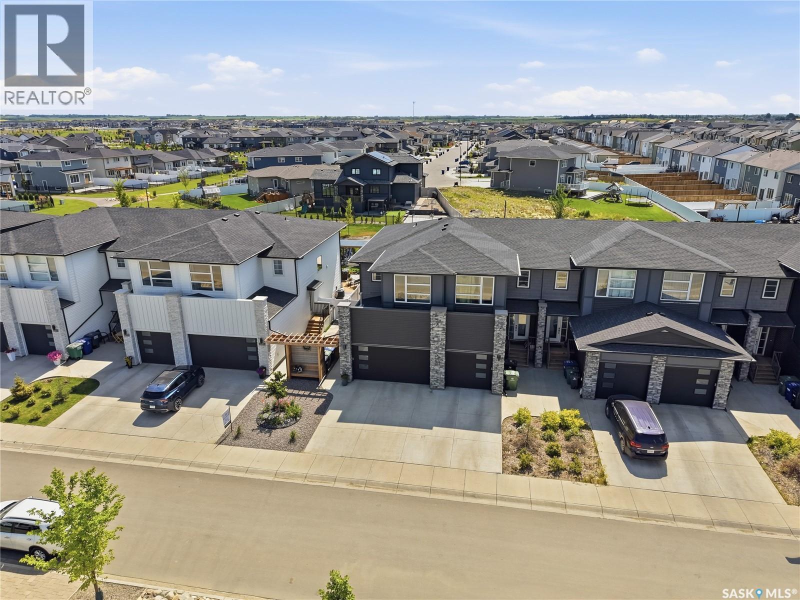 850 Brighton Gate, Saskatoon, SK - Outdoor With Facade