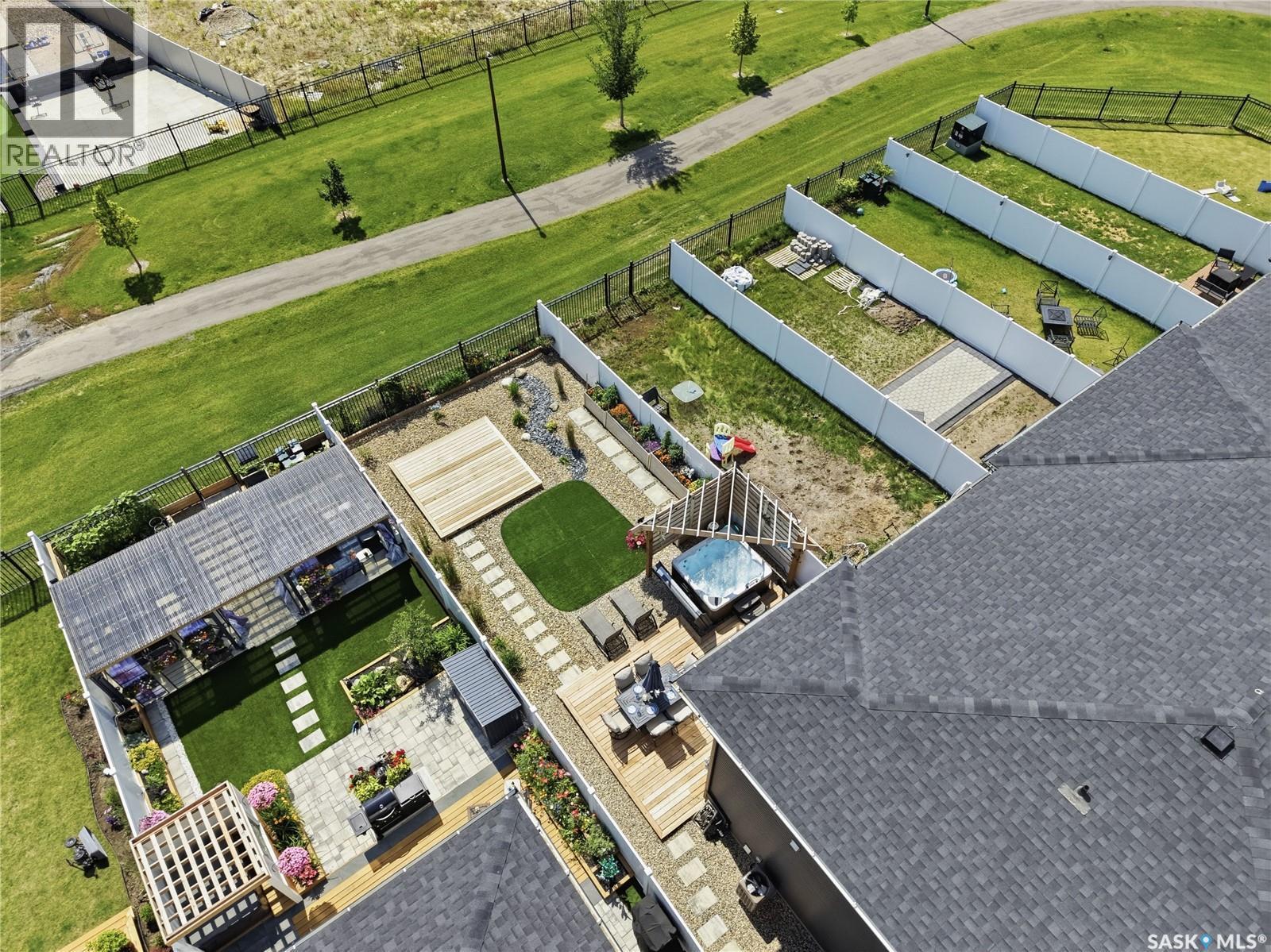 850 Brighton Gate, Saskatoon, SK - Outdoor