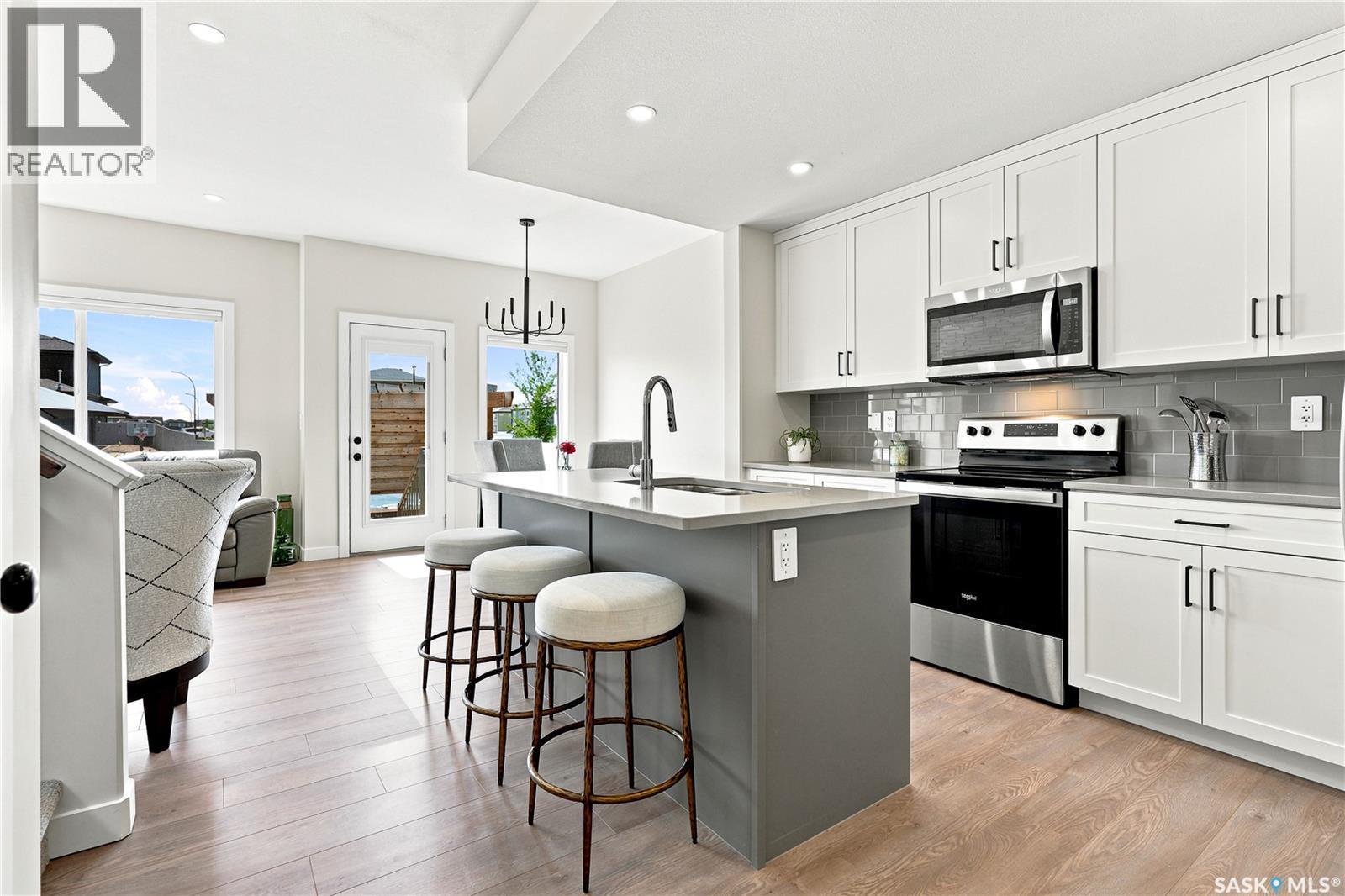 850 Brighton Gate, Saskatoon, SK - Indoor Photo Showing Kitchen With Upgraded Kitchen
