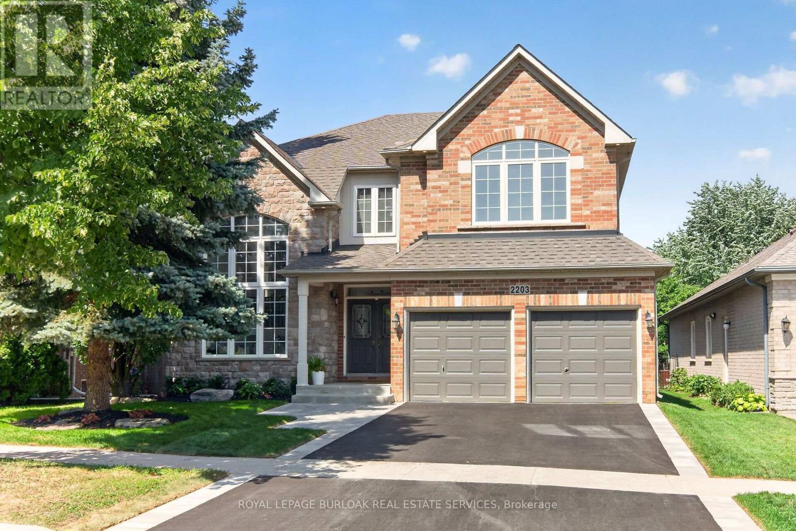 2203 Turnberry Road, Burlington, ON - Outdoor With Facade